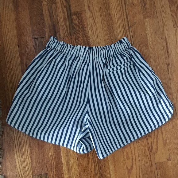 MO : VINC - Blue and white stripe shorts HOLIDAY SALE - Picture 6 of 8